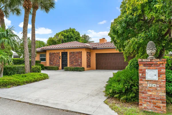 324 SANDAL LN