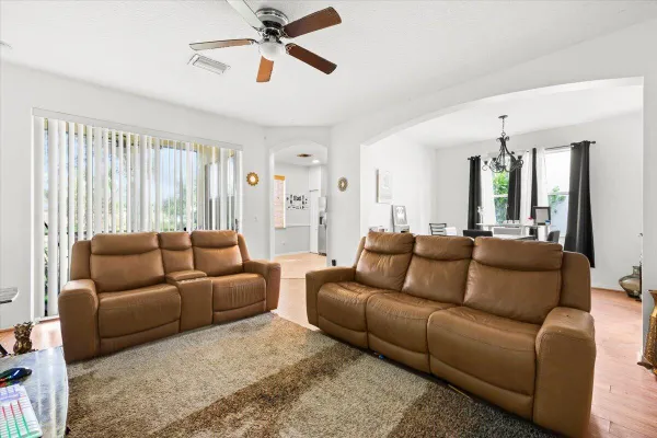 122 SEMINOLE LAKES DR