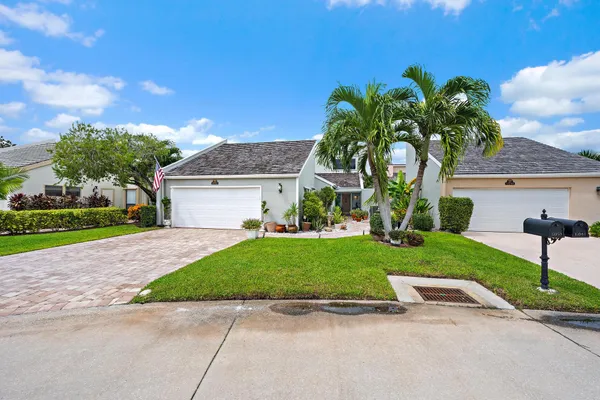 17050 TRAVERSE CIR