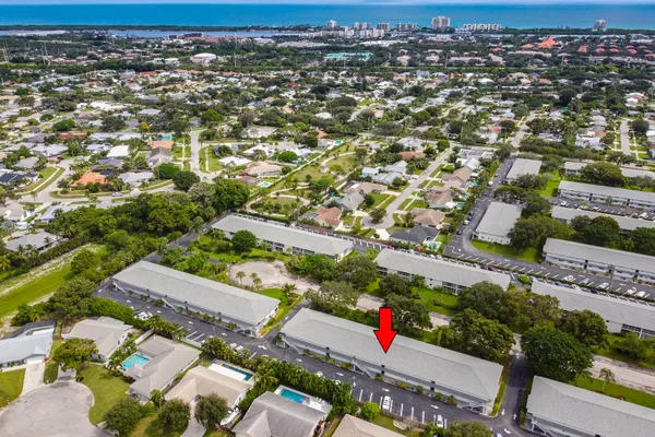 8 GARDEN ST 205R