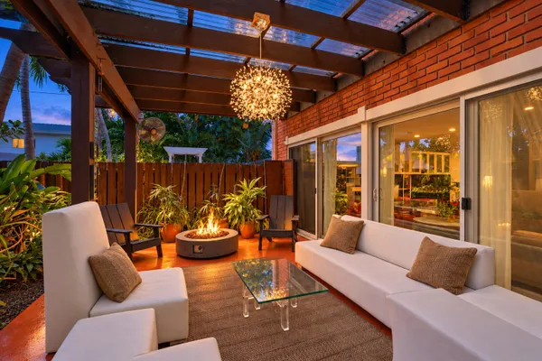 7 MIDDLESEX DR