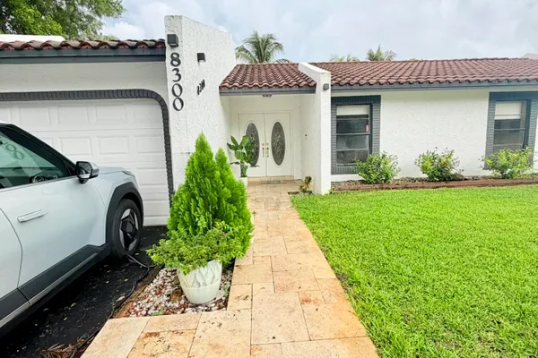 8300 NW 14TH CT