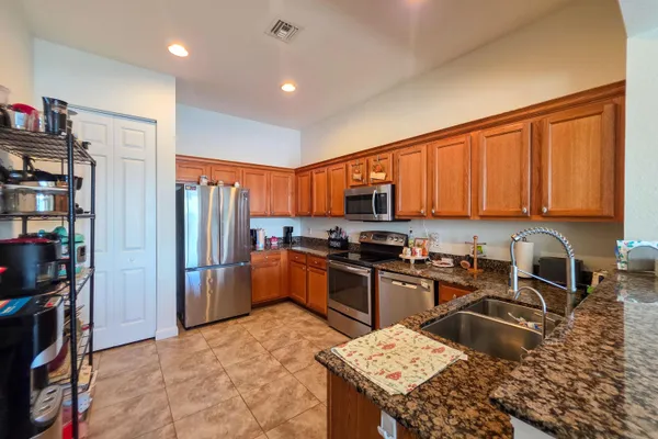 855 MARINA DEL RAY LN 2