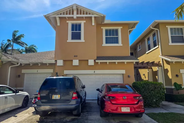 855 MARINA DEL RAY LN 2