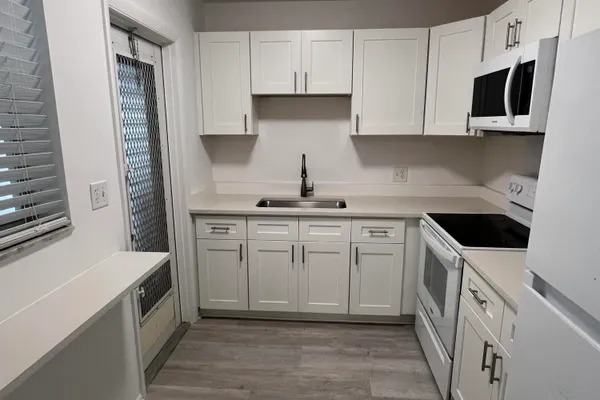 1280 NW 43RD AVE 302