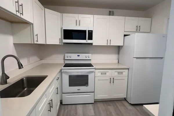 1280 NW 43RD AVE 302