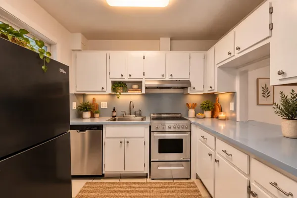 2050 NE 39TH ST E307