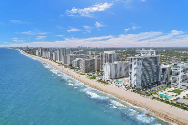 4280 GALT OCEAN DR 8L