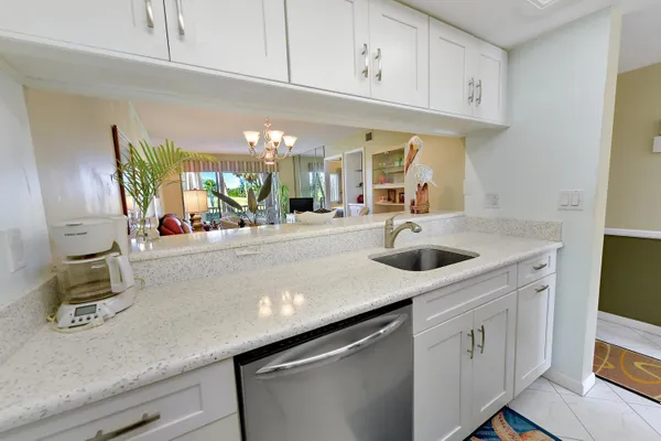 5811 NE GULFSTREAM WAY 4002