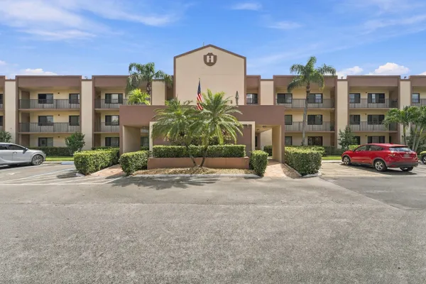 10607 W CLAIRMONT CIR 109