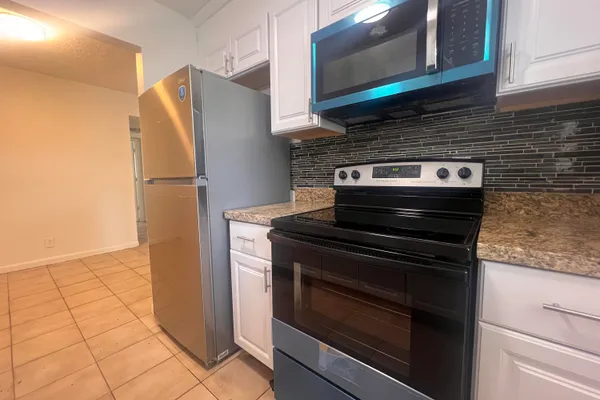 645 SW 20TH CT 0020
