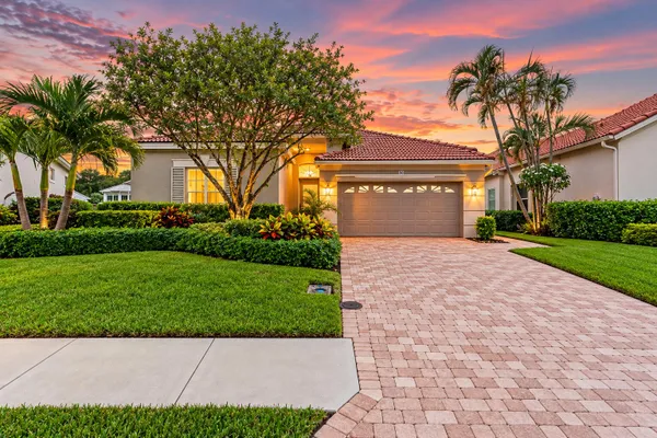 90 MONTEREY POINTE DR