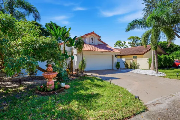 2230 NW 14TH ST