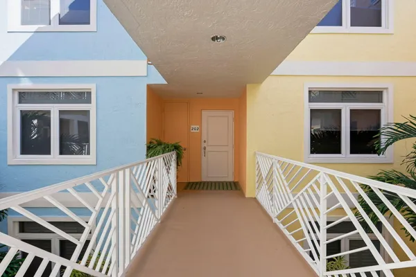309 E OCEAN AVE 202