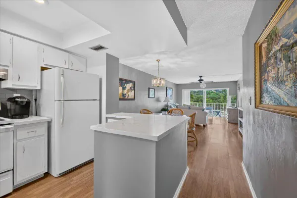 333 NE 19TH AVE 203