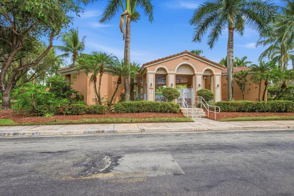 7715 YARDLEY DR 313
