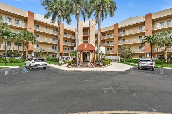 7775 YARDLEY DR 403