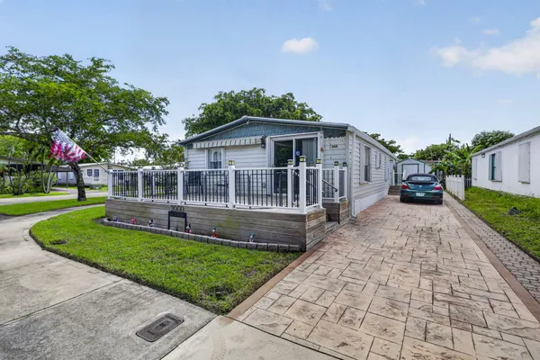 3000 SW 51ST ST