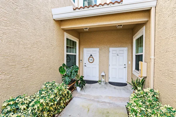 111 LIGHTHOUSE CIR D