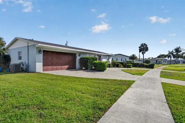 760 CINNAMON RD