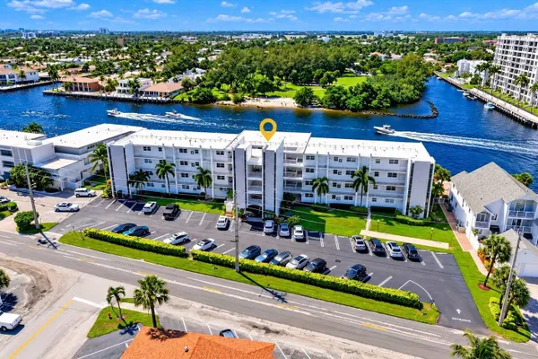 1111 N RIVERSIDE DR 401