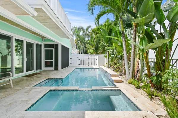 104 INTRACOASTAL CIR