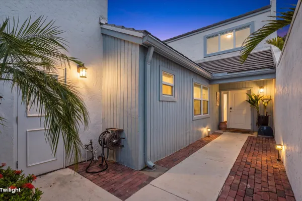 17014 TRAVERSE CIR
