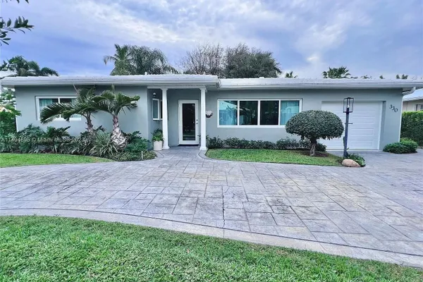 330 CASCADE LN