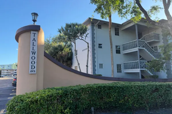 900 TALLWOOD AVE 107