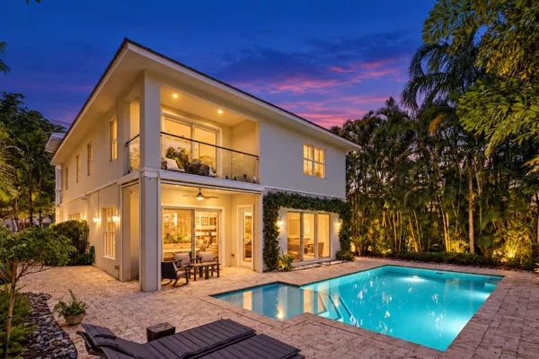 391 E BOCA RATON RD