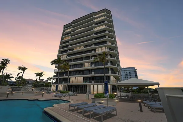 800 OCEAN DR 1105