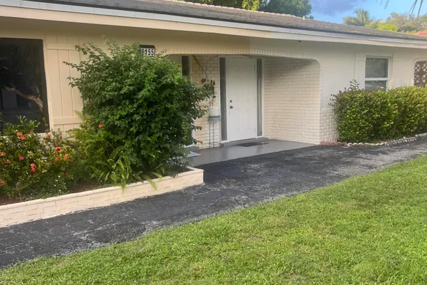 8155 NW 39TH ST