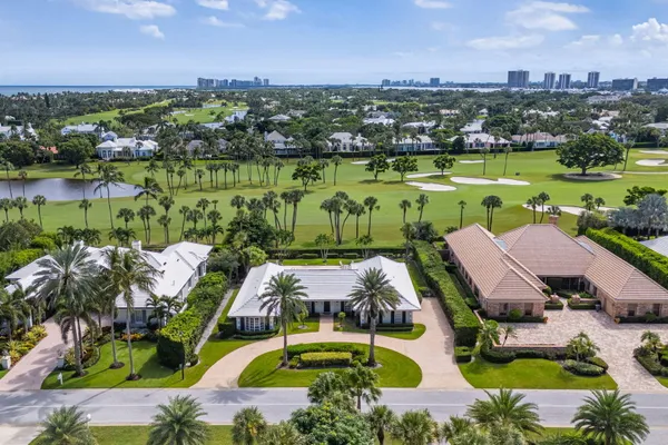 934 PALM WAY