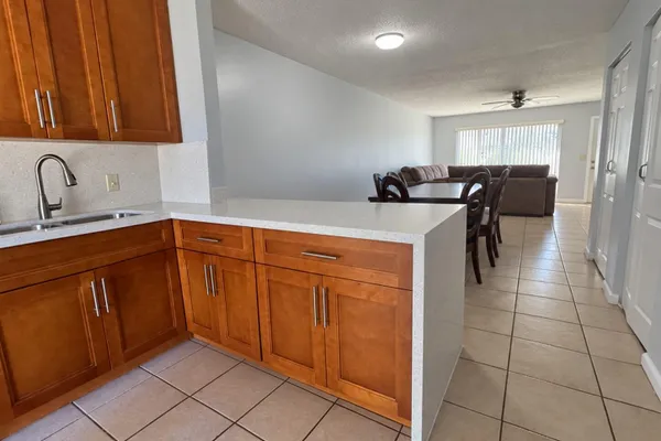 4750 ORLEANS CT C