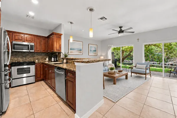 1795 NE 4TH AVE A1
