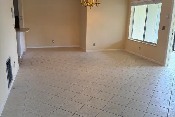 211 PINE HOV CIR A-2