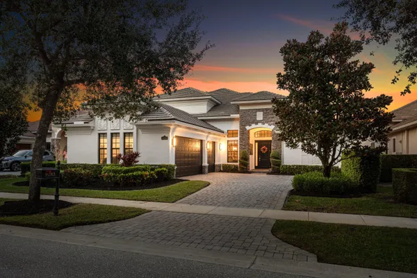9283 EQUUS CIR