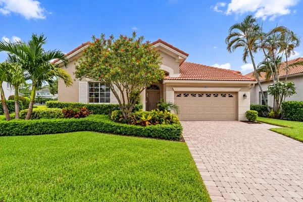 90 MONTEREY POINTE DR