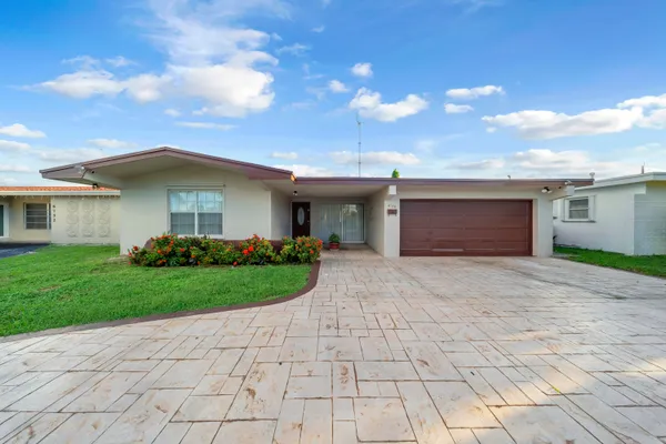 6736 PANSY DR
