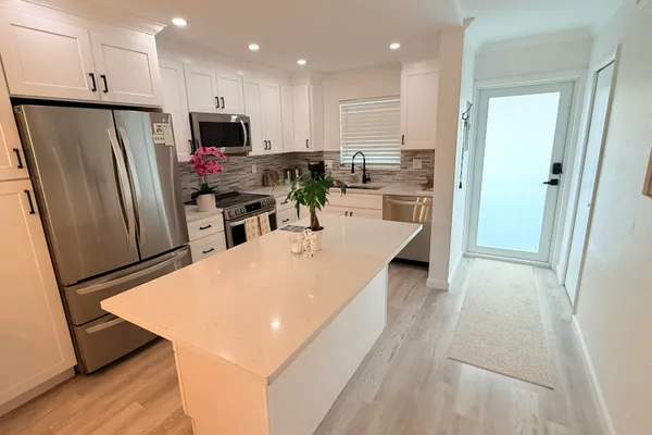 401 NE 19TH AVE 53