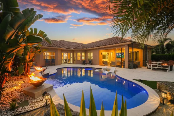 7630 MAYWOOD CREST DR