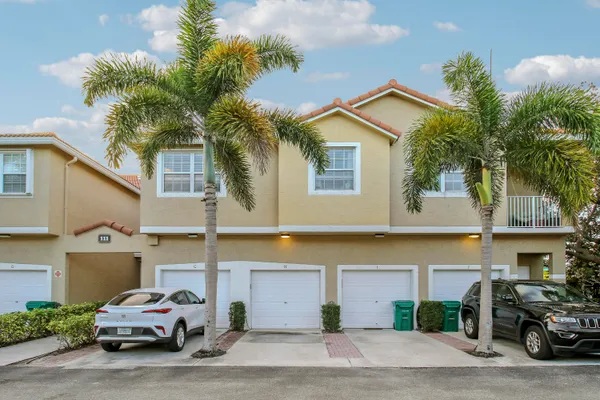 111 LIGHTHOUSE CIR H