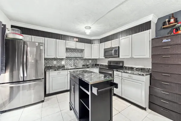 2483 WATERSIDE DR