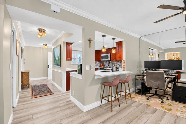 250 JOHN F KENNEDY DR 208