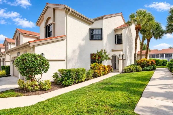 5290 EUROPA DR E