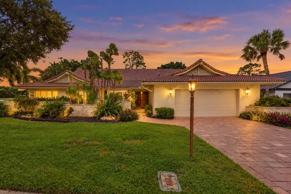 10134 BOCA WOODS LN