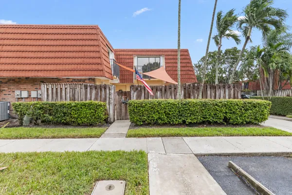 9965 NW 6TH CT