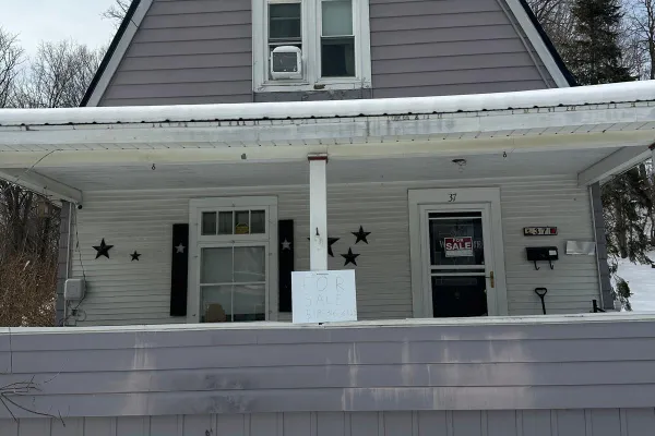 37 HOWARD AVE