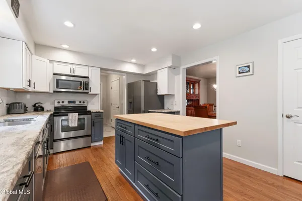26 GATES AVE N.