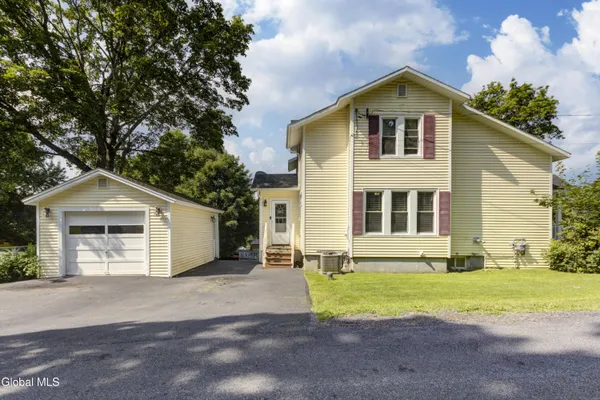22 HIGHLAND AVE